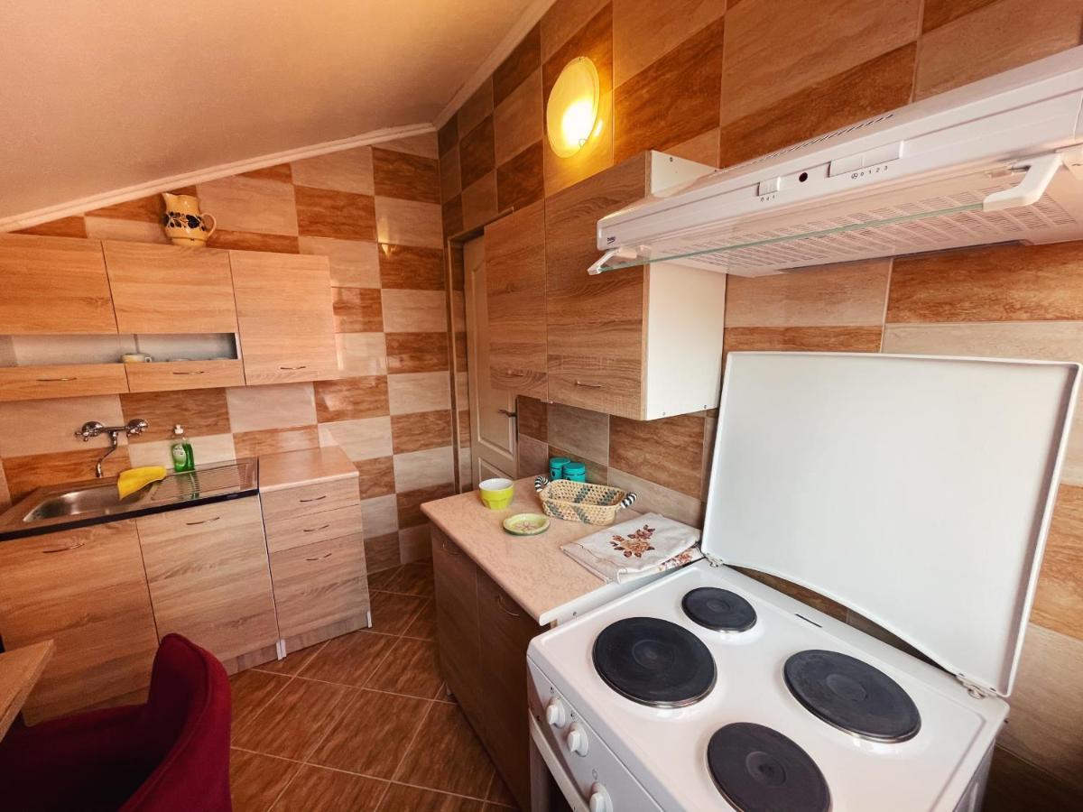 Vila Duricic 300M Od Mora Hotel Ðenovići Eksteriør billede