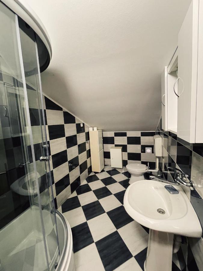 Vila Duricic 300M Od Mora Hotel Ðenovići Eksteriør billede