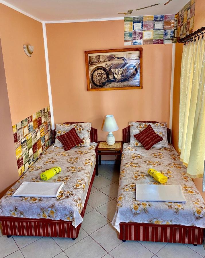 Vila Duricic 300M Od Mora Hotel Ðenovići Eksteriør billede