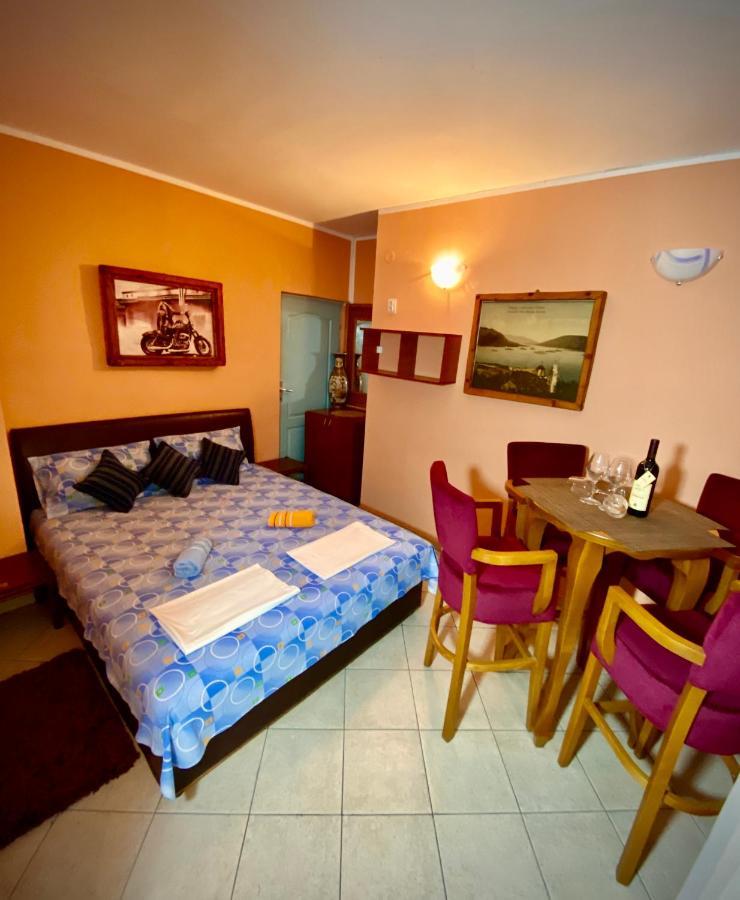 Vila Duricic 300M Od Mora Hotel Ðenovići Eksteriør billede
