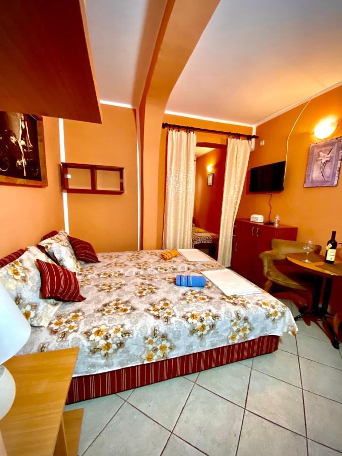 Vila Duricic 300M Od Mora Hotel Ðenovići Eksteriør billede