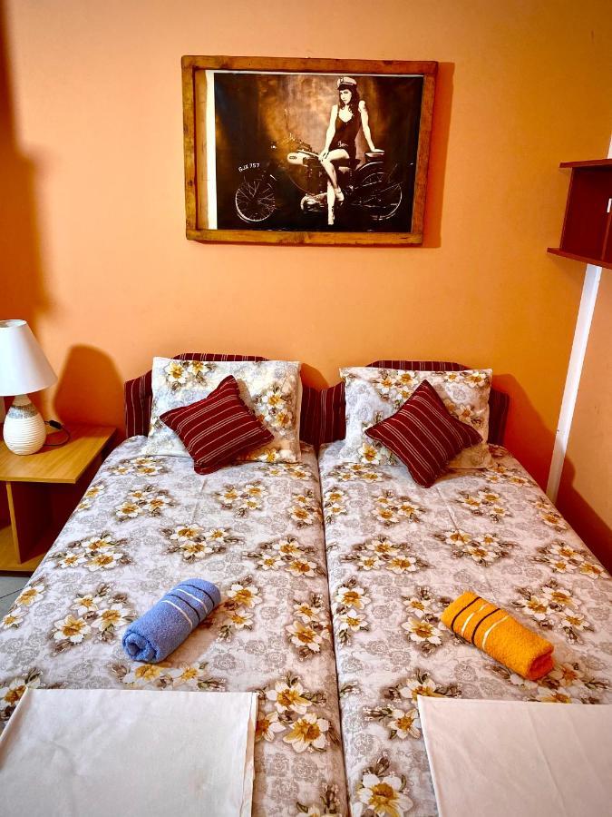 Vila Duricic 300M Od Mora Hotel Ðenovići Eksteriør billede