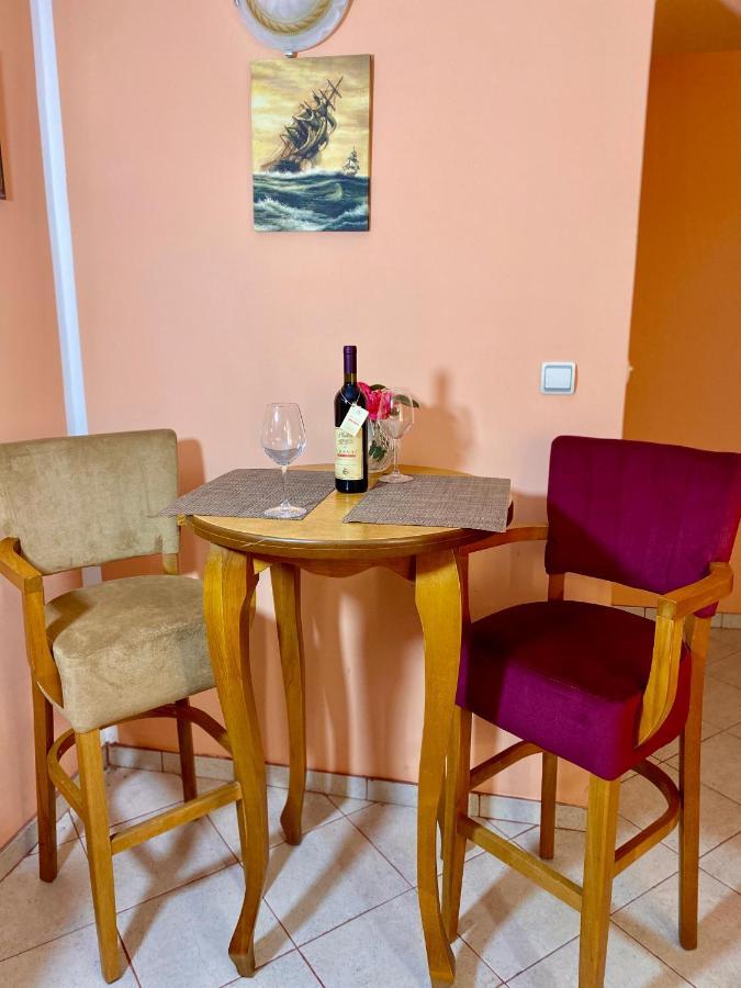 Vila Duricic 300M Od Mora Hotel Ðenovići Eksteriør billede