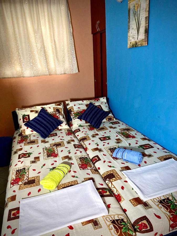 Vila Duricic 300M Od Mora Hotel Ðenovići Eksteriør billede