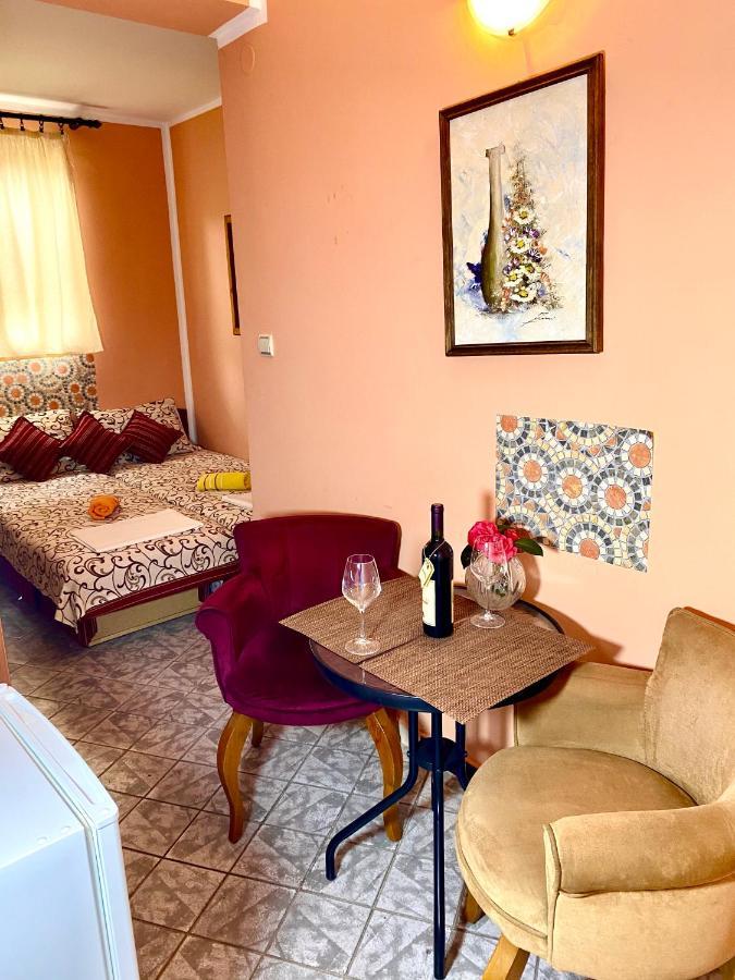Vila Duricic 300M Od Mora Hotel Ðenovići Eksteriør billede