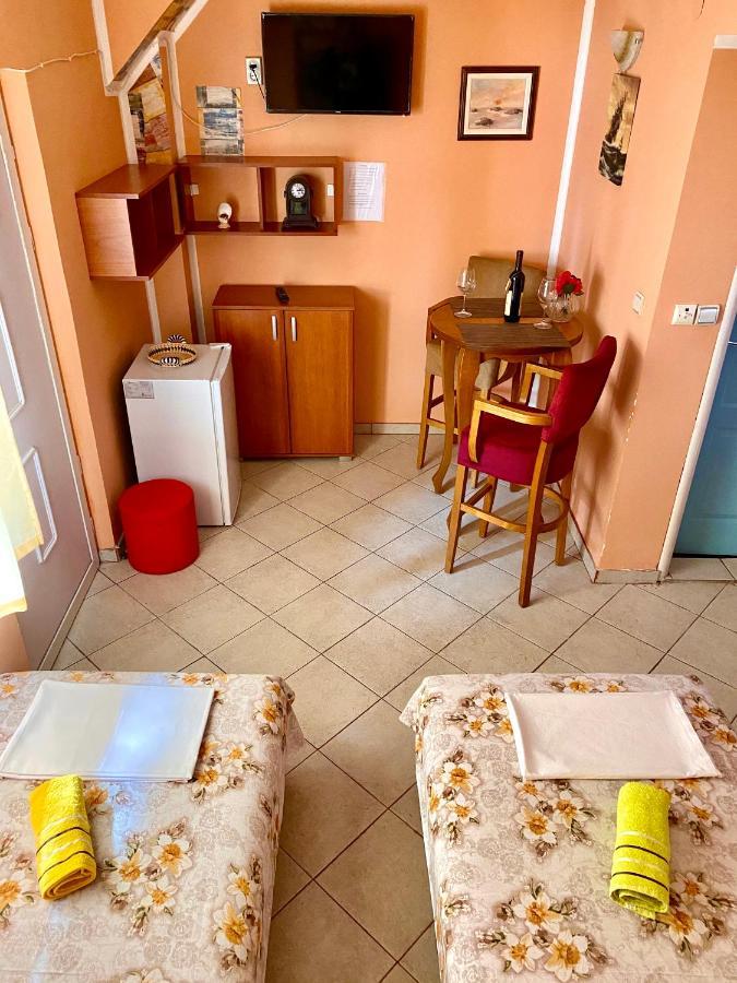 Vila Duricic 300M Od Mora Hotel Ðenovići Eksteriør billede