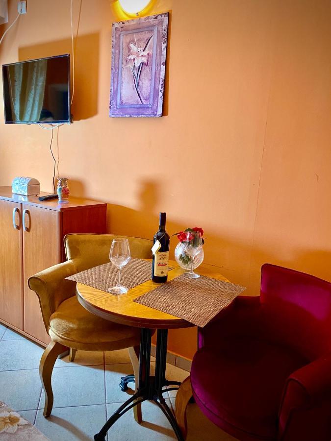 Vila Duricic 300M Od Mora Hotel Ðenovići Eksteriør billede