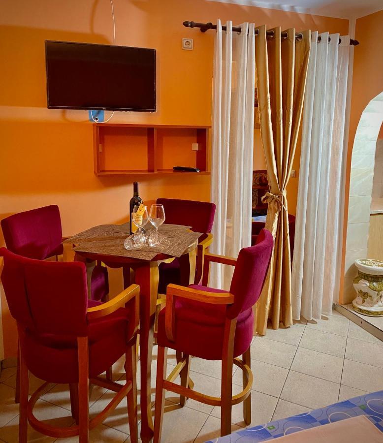 Vila Duricic 300M Od Mora Hotel Ðenovići Eksteriør billede