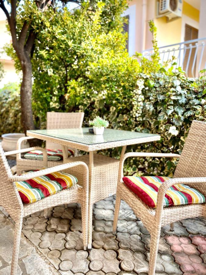 Vila Duricic 300M Od Mora Hotel Ðenovići Eksteriør billede