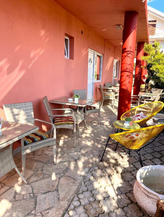 Vila Duricic 300M Od Mora Hotel Ðenovići Eksteriør billede